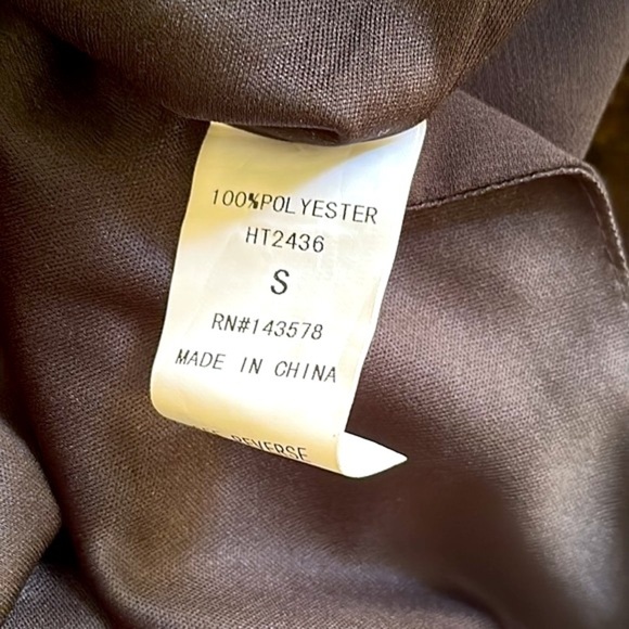 NWT Women’s Forever 21 Black with Silver Sequin 100% Polyester Top Size Small - Picture 7 of 7